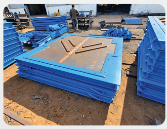 Re wall mould assembly in casting yard